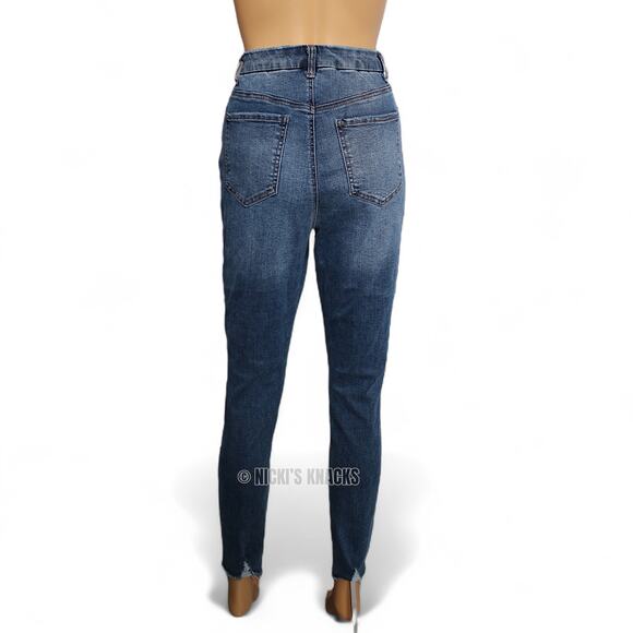 Refuge High Rise Skinny Jeans Frayed Hem Stretch Blue Denim Curvy Size 9 - Picture 5 of 9